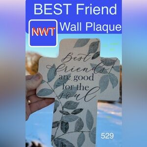 NWT “Best Friends are GOOD for the Soul”Textured Wall Plaque. Easy Hang!